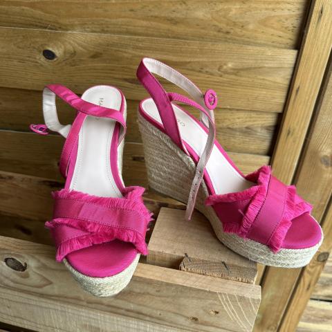 troc de  Échange chaussures contre meuble, sur mytroc