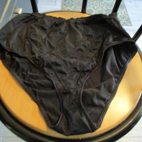 troc de  réservée,culotte comme neuve, sur mytroc