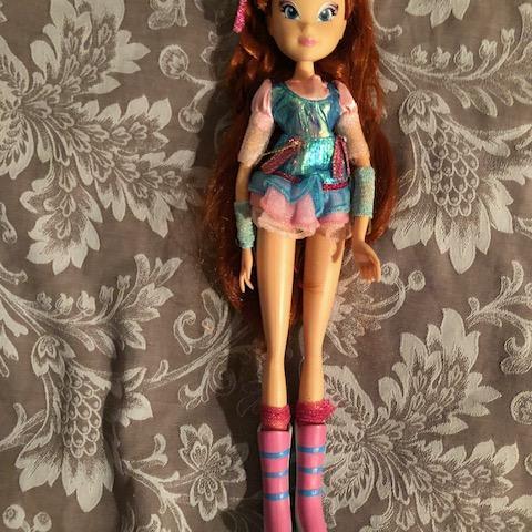 troc de  (réservé) Poupée articulée 29cm approx., sur mytroc