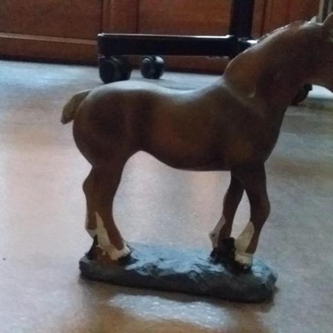 troc de  Réservé Petit-Sacrabé  Figurine cheval de trait breton, sur mytroc