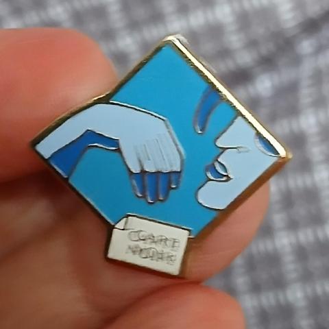troc de  Reserver. Pins ' CARTE NOIR ', sur mytroc