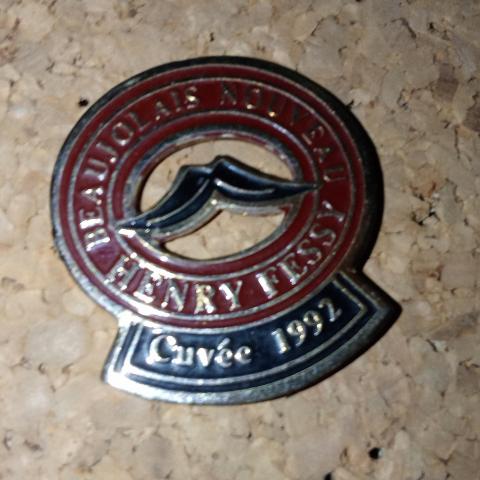 troc de  pin's vin sans attache, sur mytroc