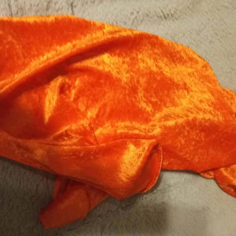 troc de  Tissu orange pour creation  brillant velours, sur mytroc