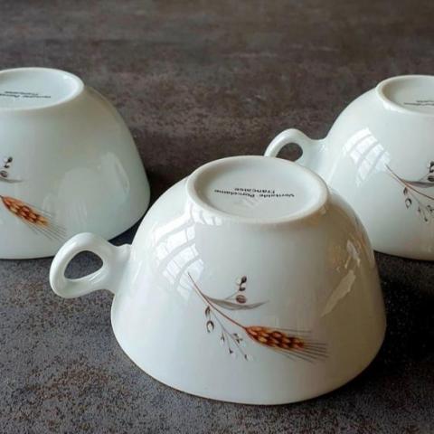 troc de  Tasse à café en porcelaine française décor épi, sur mytroc