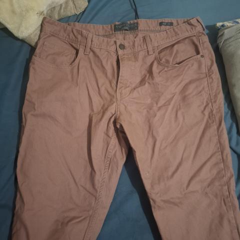 troc de  Pantalon taille w38 L30, sur mytroc