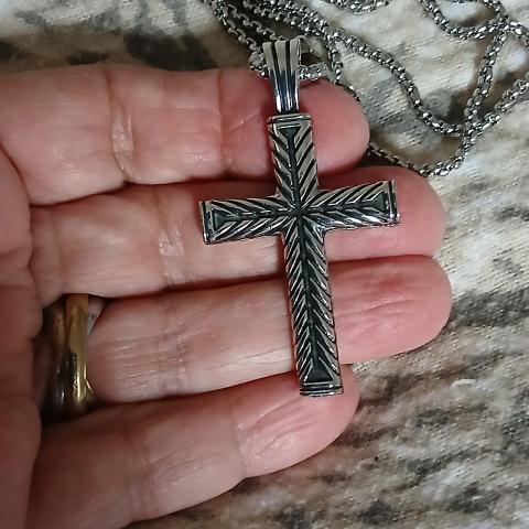 troc de  Collier Pendentif Croix, sur mytroc