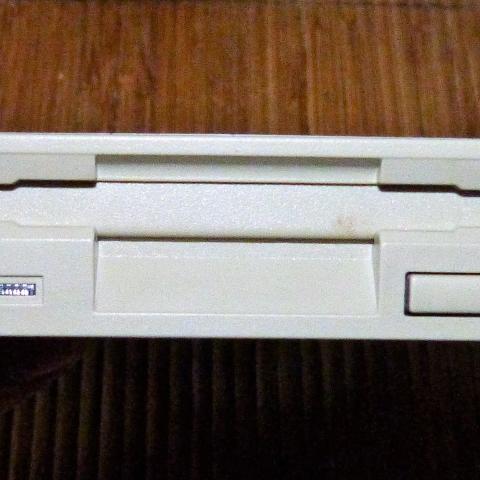 troc de  lecteur de disquette Mitsumi D359M3 - Floppy, sur mytroc