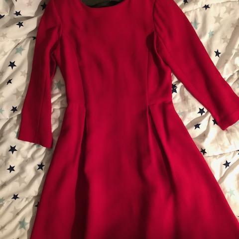 troc de  Robe rouge évasée Zara taille S, sur mytroc