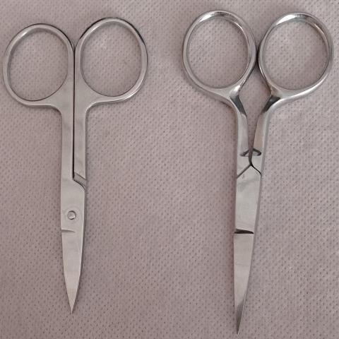 troc de  RESERVE et envoyé lot 2 ciseaux ongles, métal, très bon état, sur mytroc