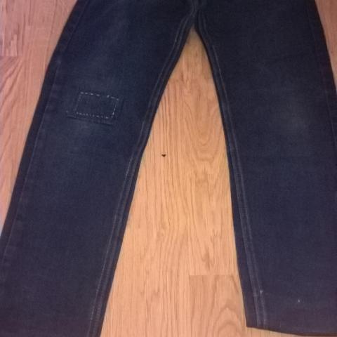 troc de  jeans taille 12 ans en tres bon etat, sur mytroc