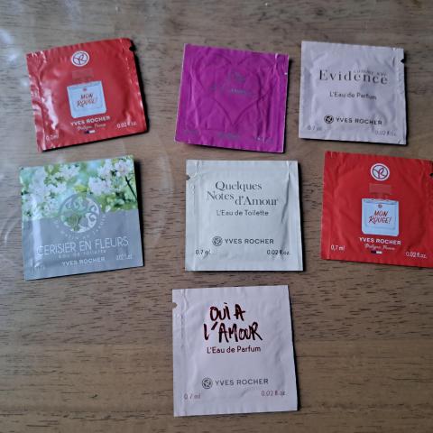 troc de  RRSERVE Lot de 7 échantillons de parfum, sur mytroc