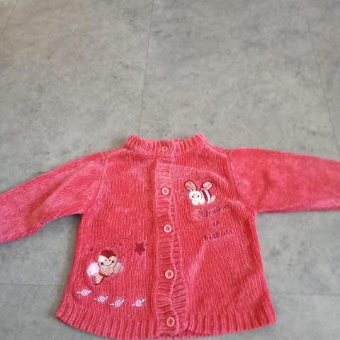 troc de  Cardigan 6 mois  avec logo Bob ET Julie, sur mytroc