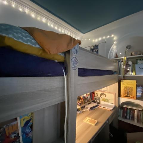 troc de  Lit-mezzanine enfant avec bureau et rangements, sur mytroc