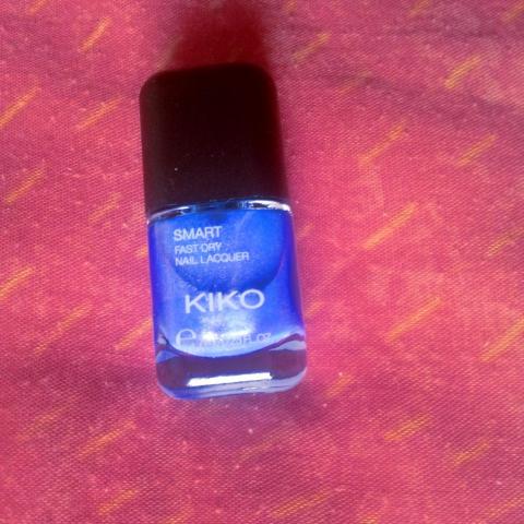 troc de  Vernis à ongles bleu métallisé, sur mytroc