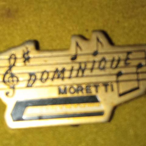 troc de  pin's avec attache, sur mytroc