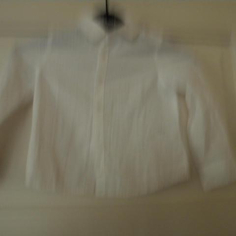 troc de  Chemise blanche garçon IKKS 4 ans (102 cm), sur mytroc