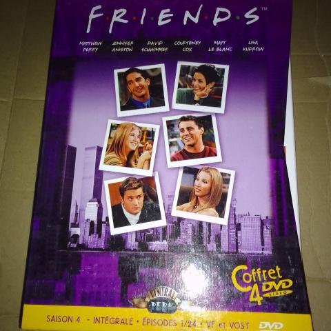 troc de  coffret DVD Friends testé bon etat réserver nourself, sur mytroc