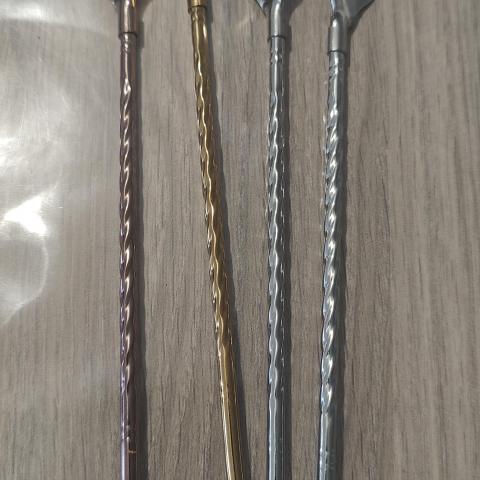 troc de  4 pailles en métal, sur mytroc