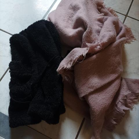 troc de  Écharpe +cagoule, sur mytroc