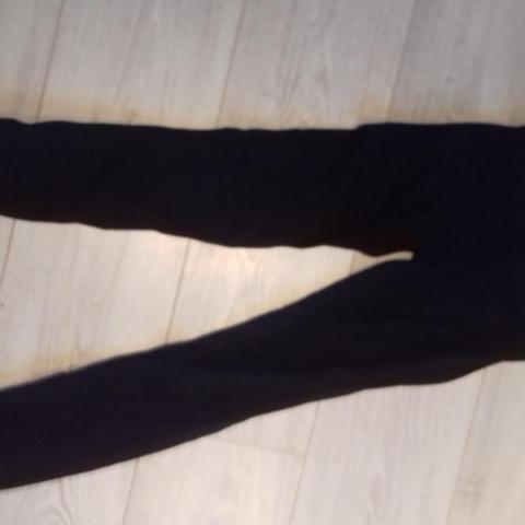 troc de  Pantalon leggings noir 10 ans fille, sur mytroc