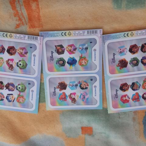 troc de  3 pochettes Leclerc Disney 2 envoi compris réservé, sur mytroc