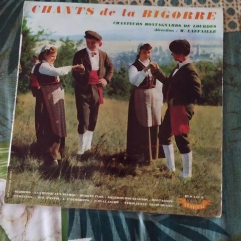troc de  Disque vinyle 33T Chants de la Bigorre - Lourdes(65), sur mytroc