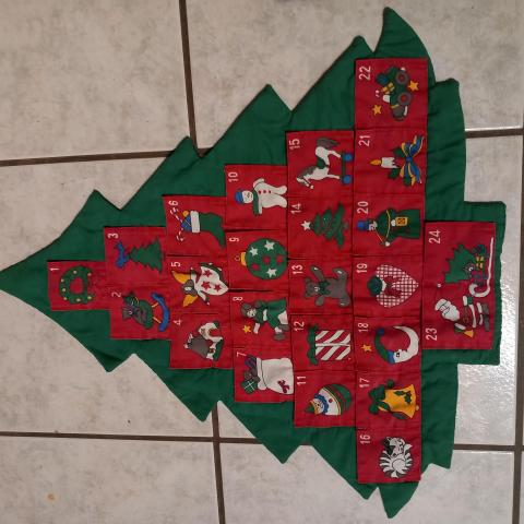 troc de  calendrier de l'Avent en tissu envoi compris RESERVE, sur mytroc