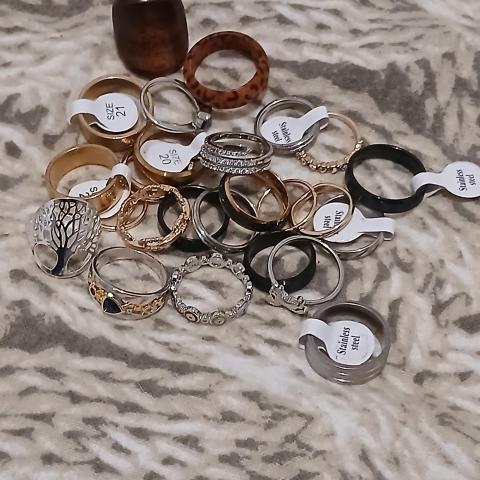 troc de  Reserver Fidji  Lots De Jolies Bagues, sur mytroc