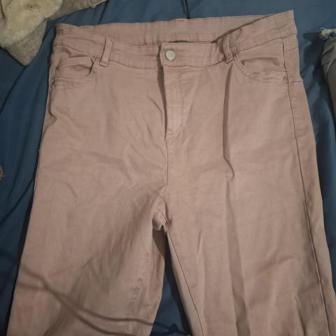 troc de  Pantalon taille 46 rose, sur mytroc