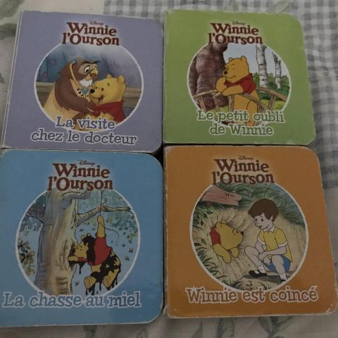 troc de  4 mini livres Winnie l'Ourson, sur mytroc