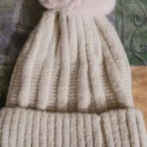 troc de  BONNET POMPON, sur mytroc