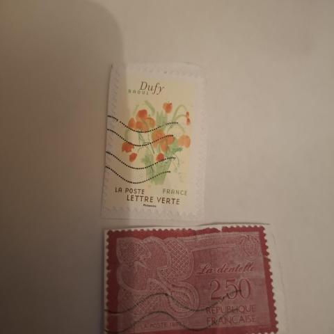 troc de  2 timbres, sur mytroc