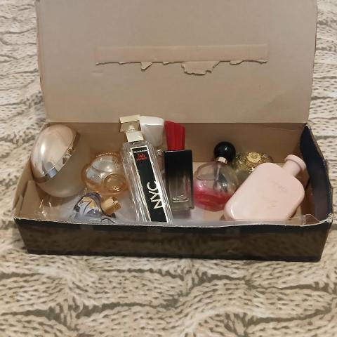 troc de  Lots De Bouteilles de Parfums Vide, sur mytroc