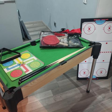 troc de  Billard enfant avec plusieurs jeux, sur mytroc
