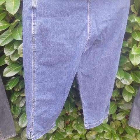 troc de  Pantacourt jeans taille 40, sur mytroc