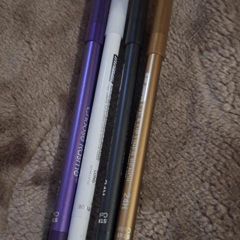 troc de  Lot 4 crayons maquillage, sur mytroc