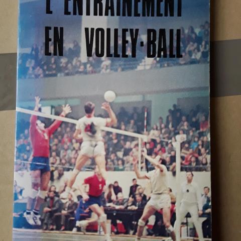 troc de  Livre " l'entraînement en volley-ball ", sur mytroc