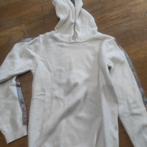 troc de  Pull Primark 7/8 ans, sur mytroc