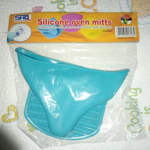 troc de  Manique silicone neuve pour protéger vos mains de la chaleur, sur mytroc