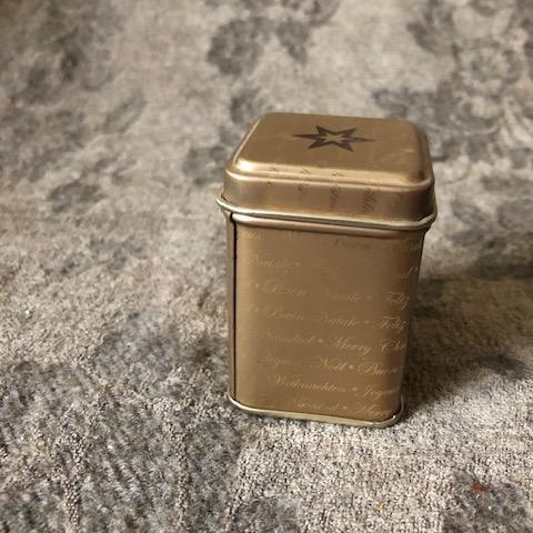 troc de  Petite boîte à thé "Joyeux Noël" hauteur 6,2cm, sur mytroc