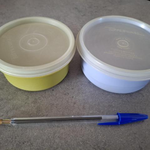 troc de  Lot 2 petits TUPPERWARE, sur mytroc