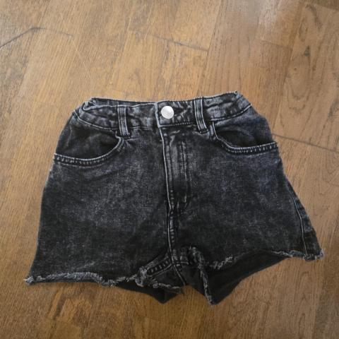 troc de  Short 10 ans h et m, sur mytroc