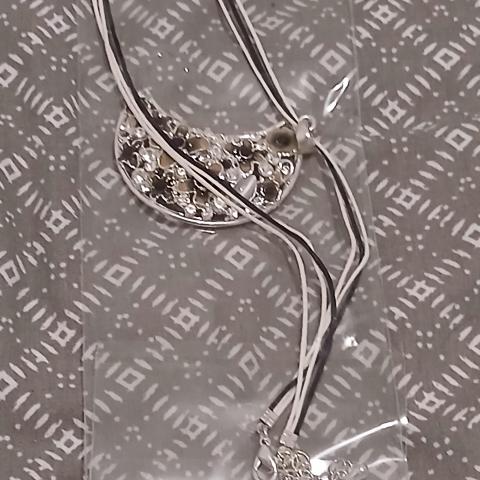 troc de  Reserver Divers troc Collier Femme, sur mytroc