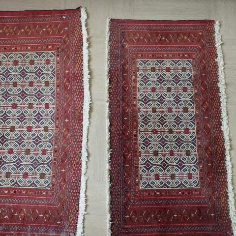 troc de  2 jolis tapis ,tisser mains, sur mytroc