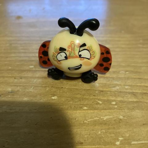 troc de  Réservé Jouet Kinder coccinelle, sur mytroc
