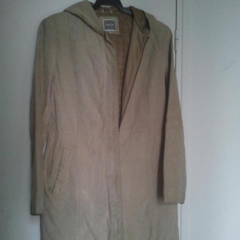 troc de  à Lyon : manteau daim beige double avec capuche, sur mytroc