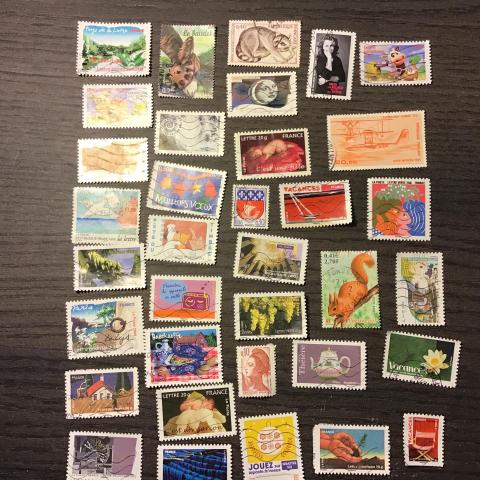 troc de  Lot de 35 timbres #03, sur mytroc