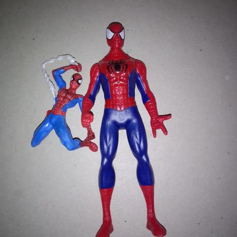 troc de  2 figurines spiderman   fidjy, sur mytroc