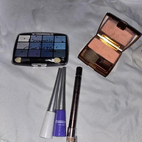 troc de  Reserve Lot maquillage neuf, sur mytroc