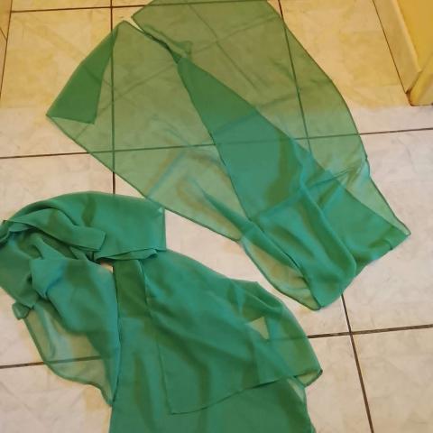 troc de  foulard vert mousseline neuf  20 de disponible, sur mytroc
